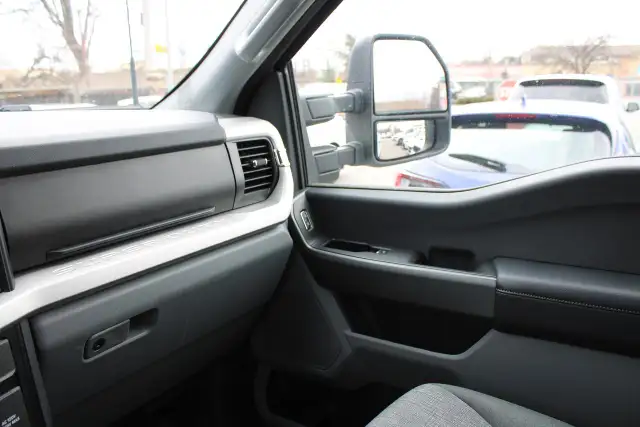 2025 Ford SUPER DUTY F-250 SRW XLT 4WD Crew Cab 8' Box - Photo 16