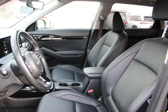 2024 Kia Seltos EX - Photo 9