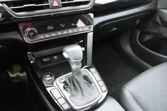 2024 Kia Seltos EX - Photo 16