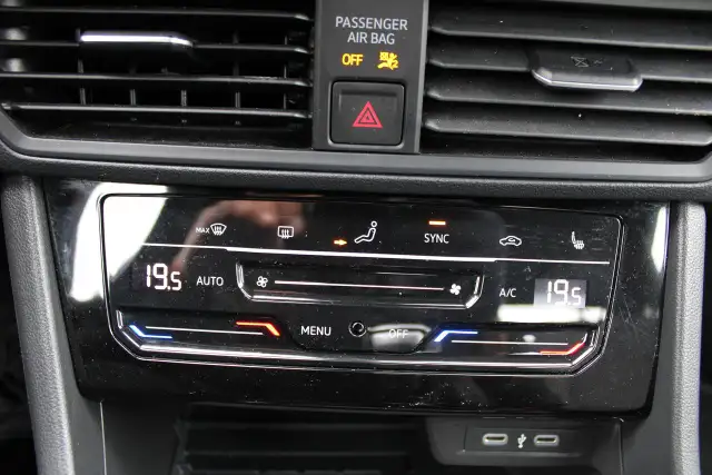 2025 Volkswagen Jetta Comfortline w Sport - Photo 14