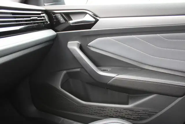 2025 Volkswagen Jetta Comfortline w Sport - Photo 16