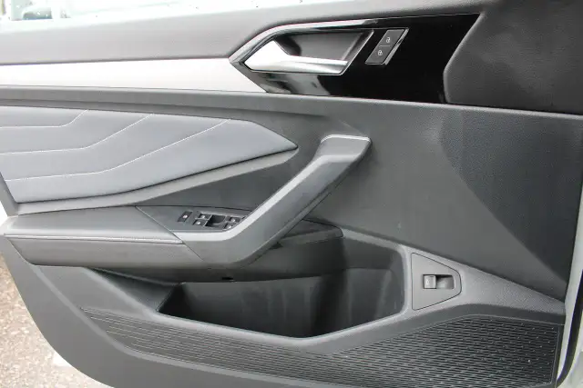 2025 Volkswagen Jetta Comfortline w Sport - Photo 17