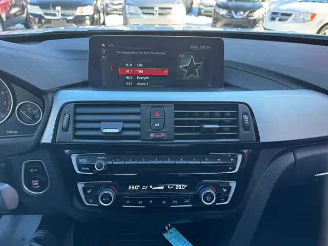 2018 BMW 3-Series 330i xDrive - Photo 8