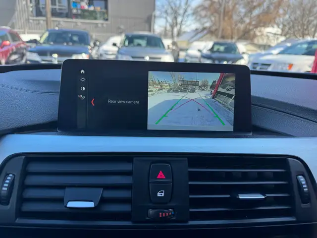 2018 BMW 3-Series 330i xDrive - Photo 10
