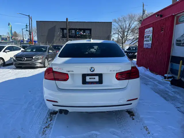 2018 BMW 3-Series 330i xDrive - Photo 17