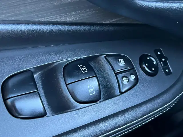 2015 Nissan Murano NAV-BACK CAM-SR/F-HEATED SEATS & MORE! - Photo 19