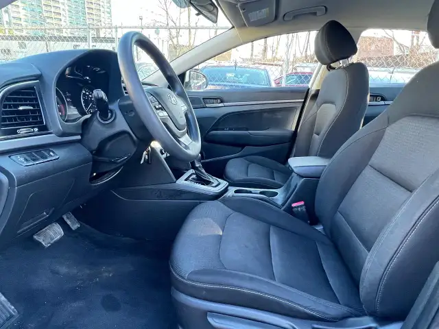 2017 Hyundai Elantra EXTRA CLEAN-BLUETOOTH-HEATED SEATS& MORE! - Photo 10