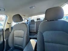 2017 Hyundai Elantra EXTRA CLEAN-BLUETOOTH-HEATED SEATS& MORE! - Photo 19