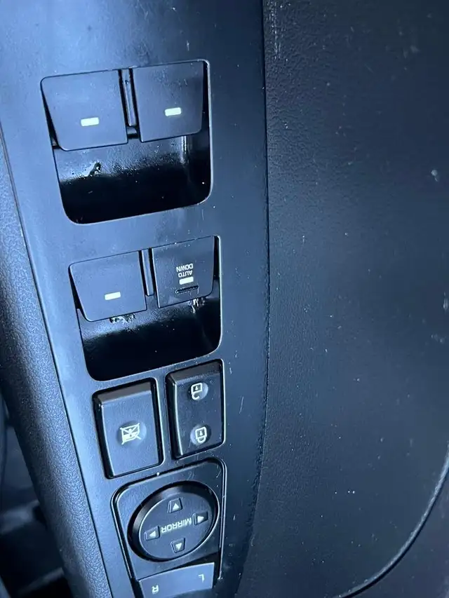 2017 Hyundai Elantra EXTRA CLEAN-BLUETOOTH-HEATED SEATS& MORE! - Photo 20