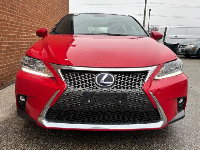 2016 Lexus CT F-Sport Hybrid FWD 4dr - Photo 2