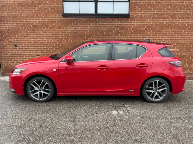 2016 Lexus CT F-Sport Hybrid FWD 4dr - Photo 3