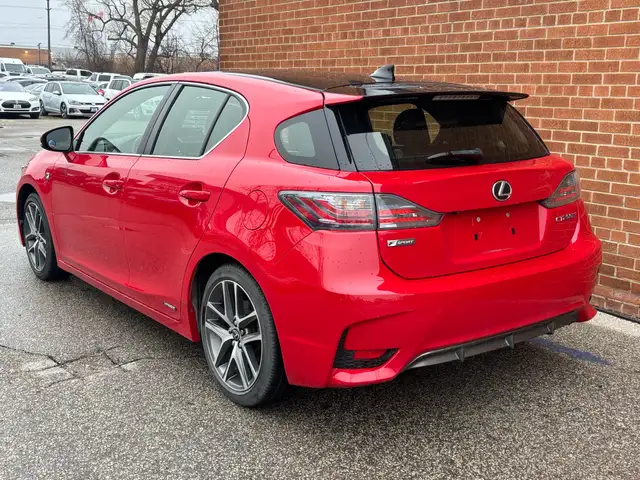 2016 Lexus CT F-Sport Hybrid FWD 4dr - Photo 4