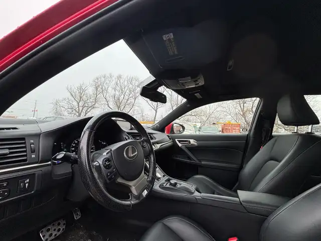 2016 Lexus CT F-Sport Hybrid FWD 4dr - Photo 9