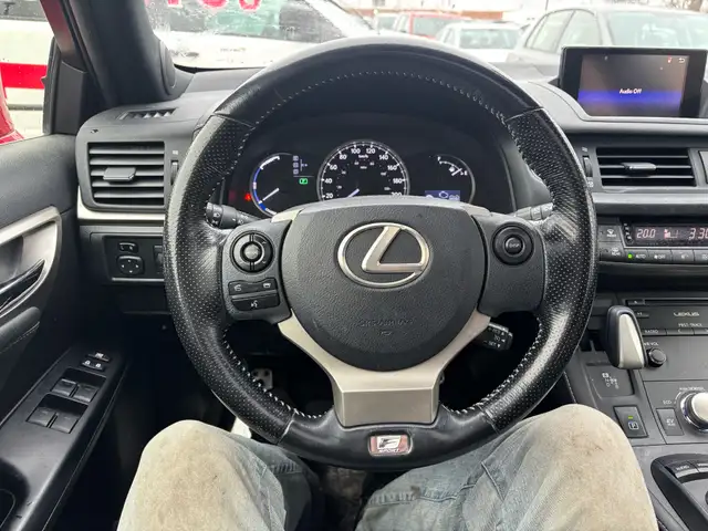 2016 Lexus CT F-Sport Hybrid FWD 4dr - Photo 11