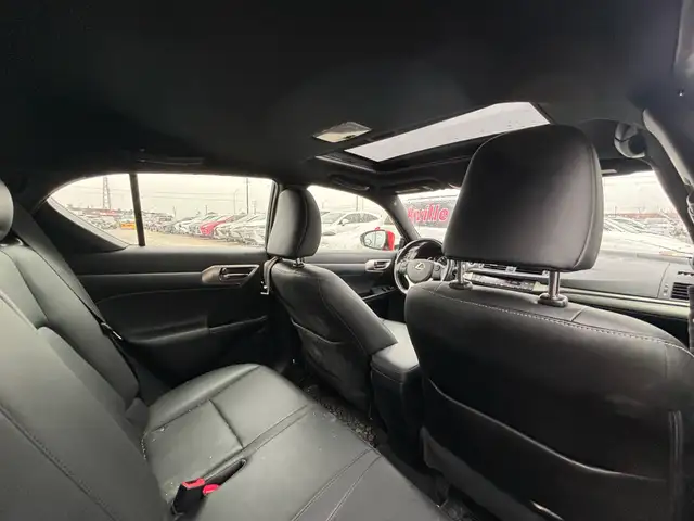 2016 Lexus CT F-Sport Hybrid FWD 4dr - Photo 26