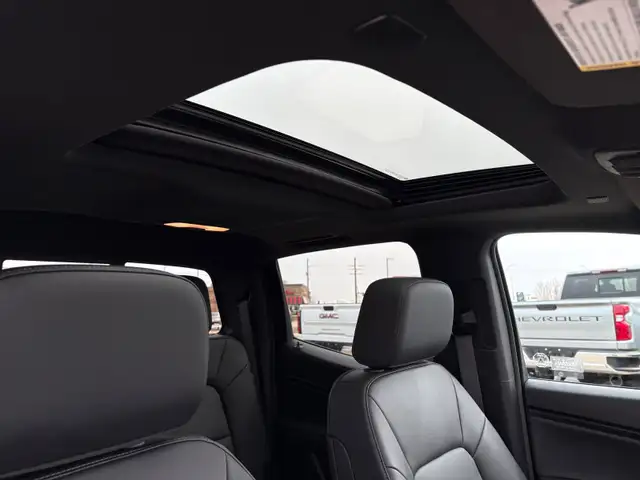 2024 Chevrolet Colorado 4WD LT - Photo 18