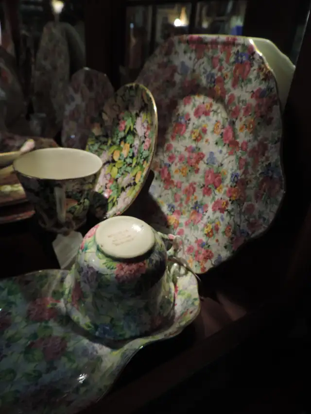 Chintz Pottery - Photo 4