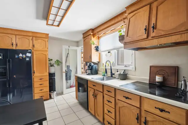 33 Henshaw Dr 4 Bed 1.5 Bath Family Home - Photo 6