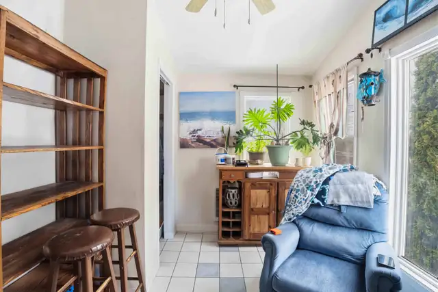 33 Henshaw Dr 4 Bed 1.5 Bath Family Home - Photo 9