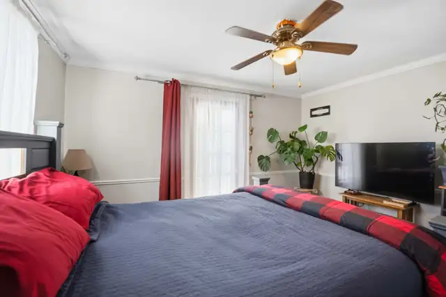 33 Henshaw Dr 4 Bed 1.5 Bath Family Home - Photo 12