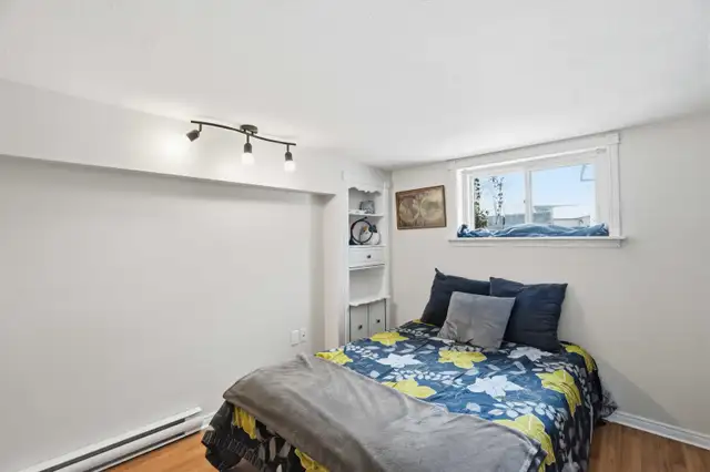 33 Henshaw Dr 4 Bed 1.5 Bath Family Home - Photo 18