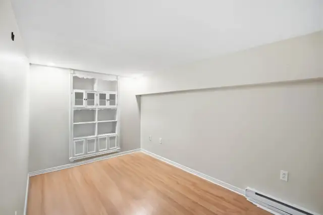 33 Henshaw Dr 4 Bed 1.5 Bath Family Home - Photo 20