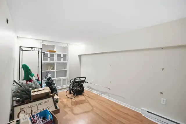 33 Henshaw Dr 4 Bed 1.5 Bath Family Home - Photo 21