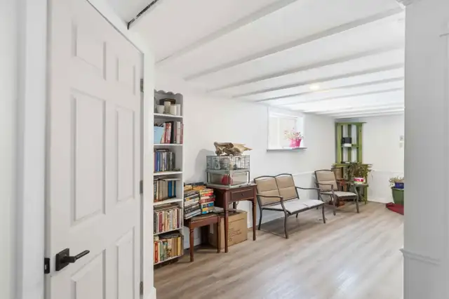 33 Henshaw Dr 4 Bed 1.5 Bath Family Home - Photo 23