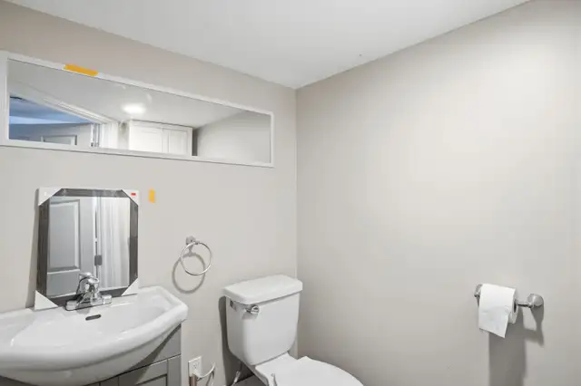 33 Henshaw Dr 4 Bed 1.5 Bath Family Home - Photo 24