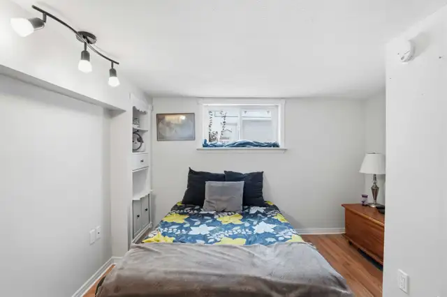 33 Henshaw Dr 4 Bed 1.5 Bath Family Home - Photo 29