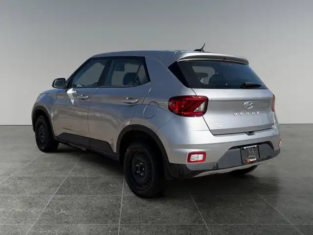 2024 Hyundai Venue Essential - Photo 4