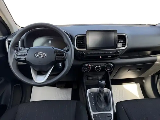 2024 Hyundai Venue Essential - Photo 13