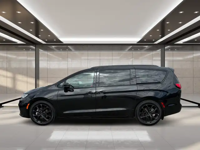 2022 Chrysler Pacifica Touring L FWD - Photo 5