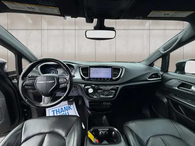 2022 Chrysler Pacifica Touring L FWD - Photo 8
