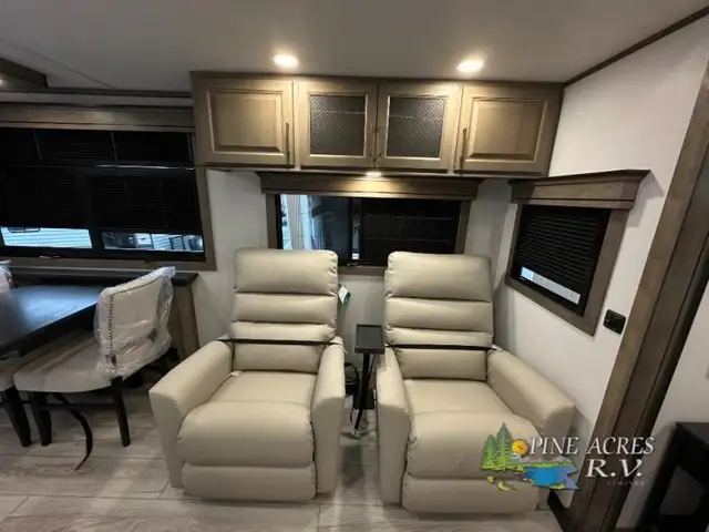 2025 Keystone RV Montana 3781RL Huge Rear Living - Photo 10