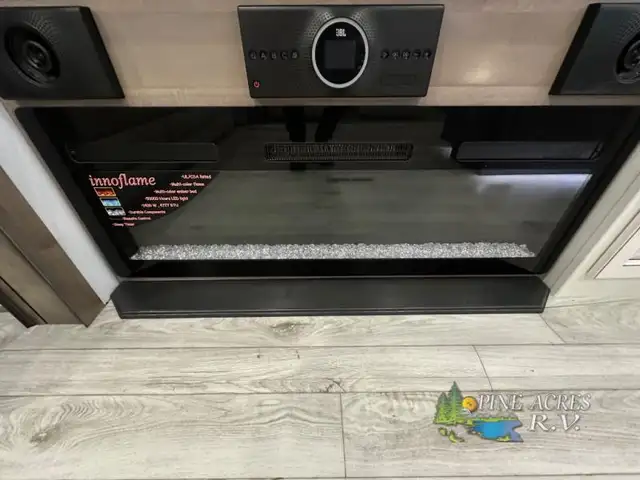 2025 Keystone RV Montana 3781RL Huge Rear Living - Photo 13