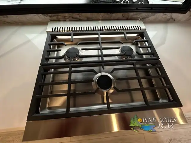 2025 Keystone RV Montana 3781RL Huge Rear Living - Photo 17