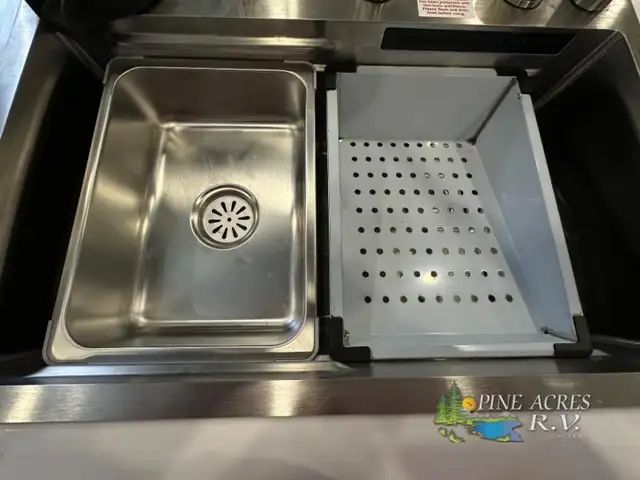 2025 Keystone RV Montana 3781RL Huge Rear Living - Photo 22