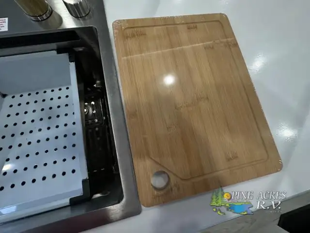 2025 Keystone RV Montana 3781RL Huge Rear Living - Photo 23