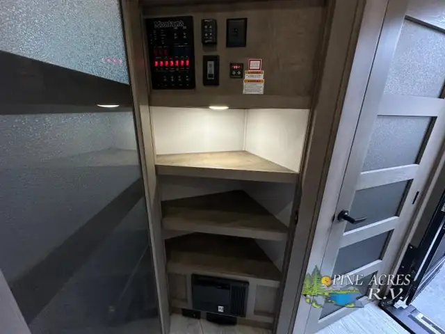 2025 Keystone RV Montana 3781RL Huge Rear Living - Photo 30