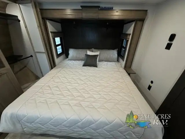 2025 Keystone RV Montana 3781RL Huge Rear Living - Photo 37