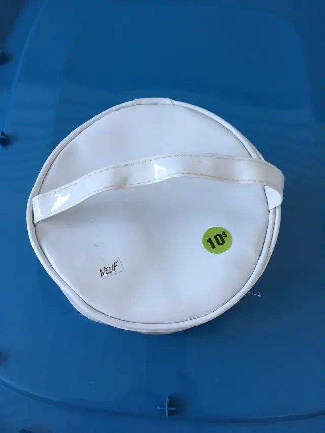 Coffret-cadeau pour douche (crème, gel et éponge) - Photo 2