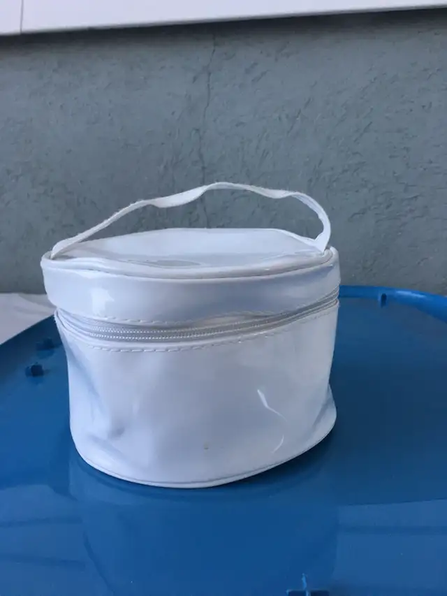 Coffret-cadeau pour douche (crème, gel et éponge) - Photo 3