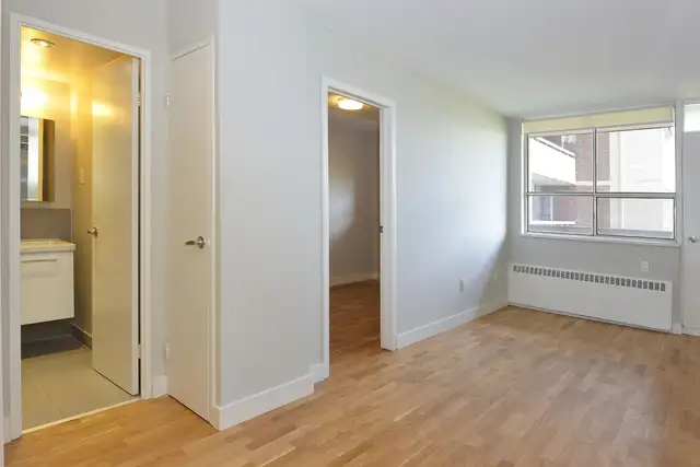 Renovated One bedroom, Dundas and Parliament - ID 4215 - Photo 7