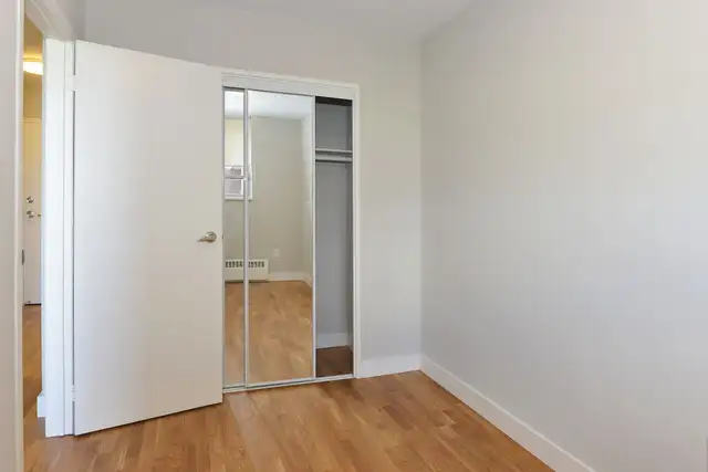 Renovated One bedroom, Dundas and Parliament - ID 4215 - Photo 9