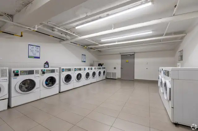 Renovated One bedroom, Dundas and Parliament - ID 4215 - Photo 11