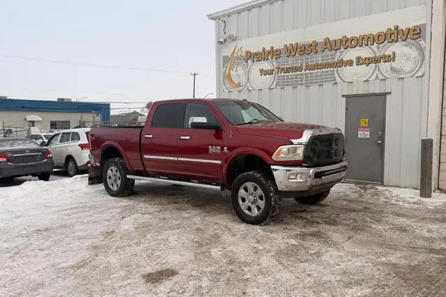 2013 Ram 3500 Laramie Crew Cab 6.7L L6 - Photo 3