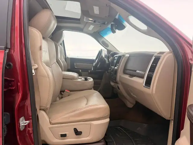 2013 Ram 3500 Laramie Crew Cab 6.7L L6 - Photo 17