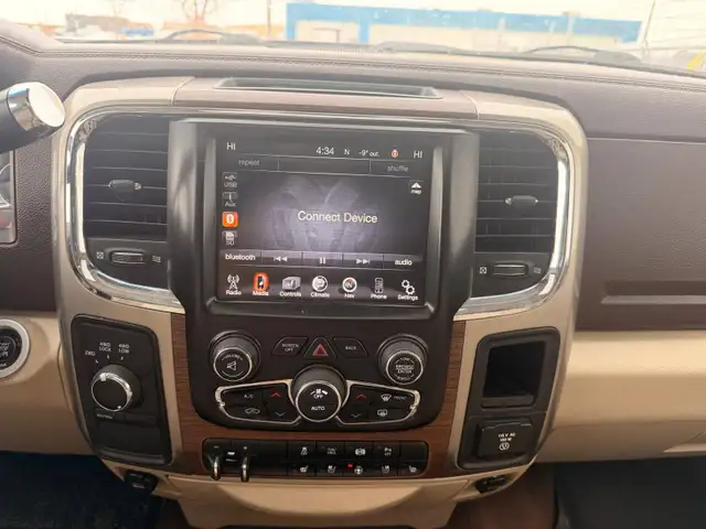 2013 Ram 3500 Laramie Crew Cab 6.7L L6 - Photo 24