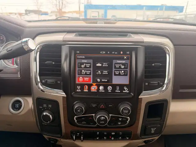 2013 Ram 3500 Laramie Crew Cab 6.7L L6 - Photo 25